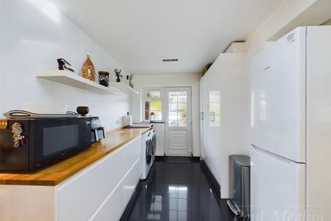 35 Kersey Drive, South Croydon, CR2 8SX