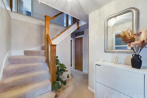 35 Kersey Drive, South Croydon, CR2 8SX