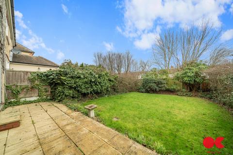 13 Manor Crescent, Hornchurch, RM11 2EH
