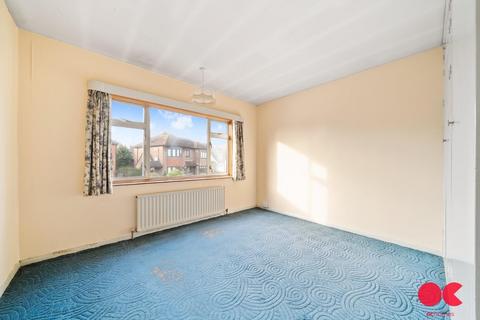 13 Manor Crescent, Hornchurch, RM11 2EH