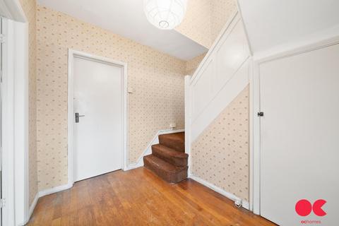 13 Manor Crescent, Hornchurch, RM11 2EH