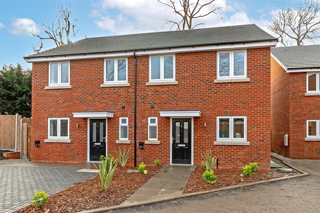 Oakwood Road, Bricket Wood, St. Albans 3 bed semidetached house for