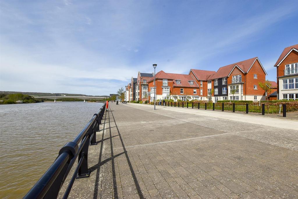 Peters Village Riverside Setting.jpg