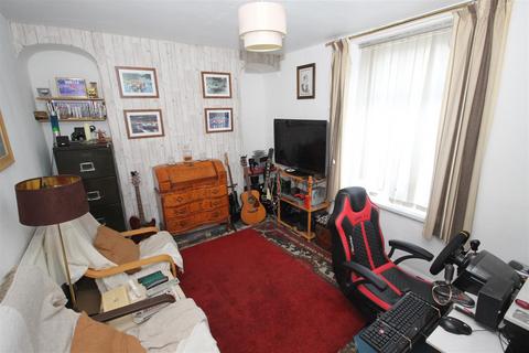 42 Cardiff Road, Glan Y Llyn, Cardiff, CF15 7QE