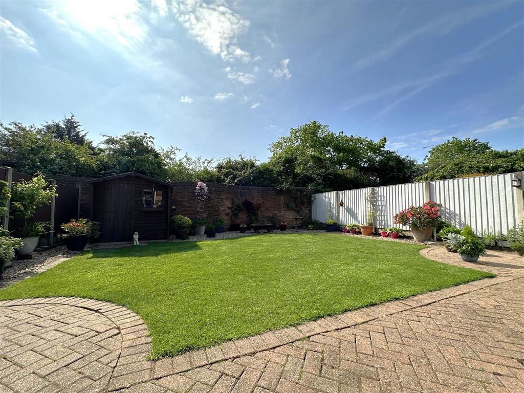 Attractive Private Garden 460