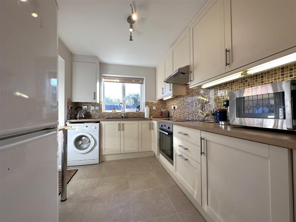 Contemporary Kitchen 648