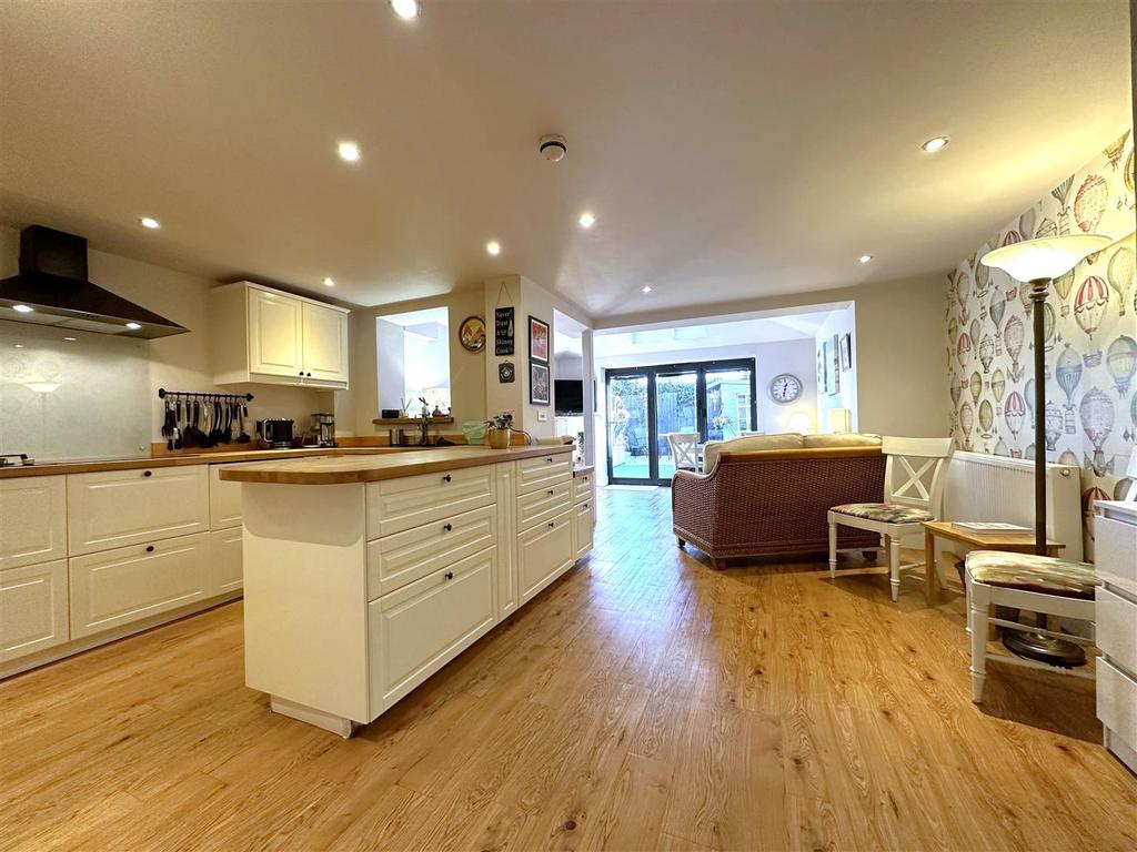 OPEN-PLAN Living Space 003