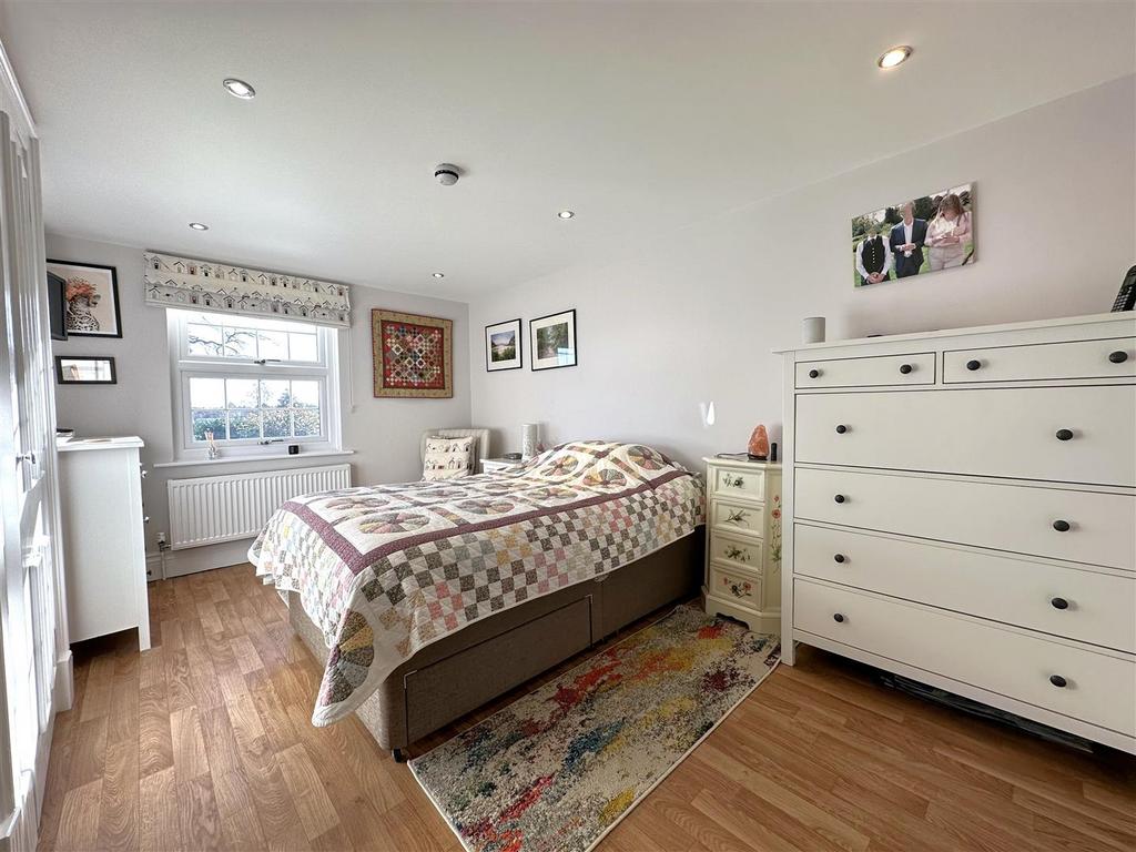 Master Bedroom 861