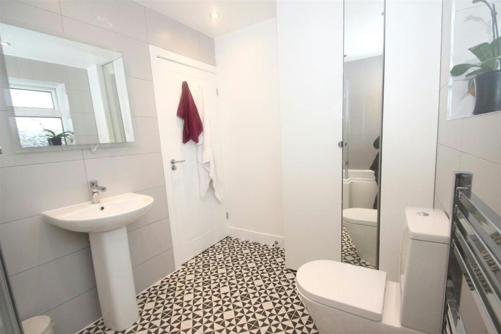 Bathroom Aspect 2