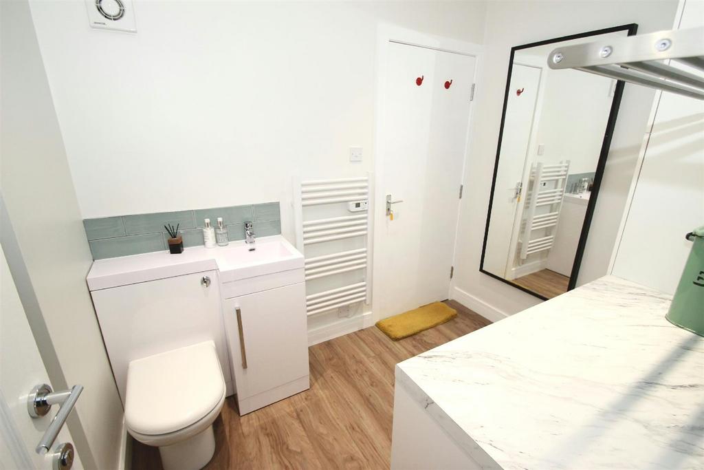 Utility Room / WC Aspect 2