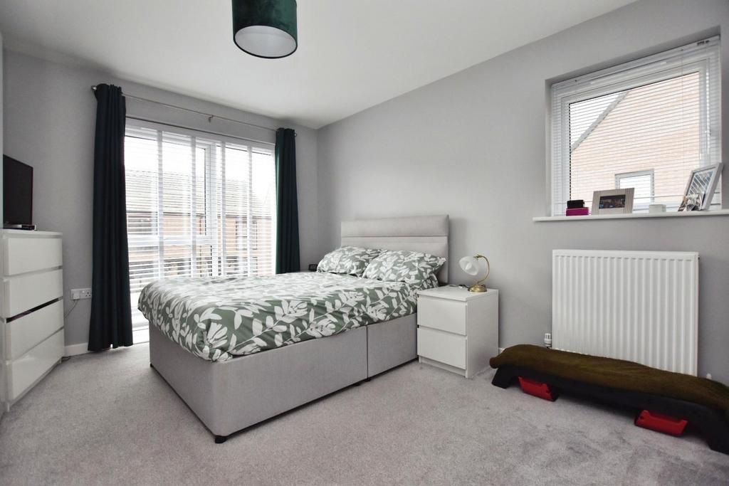 Orchard Avenue 2 bed coach house for sale £260,000