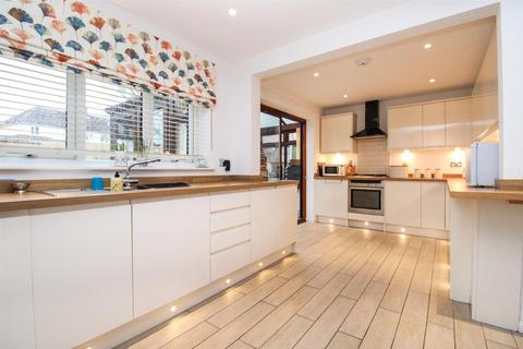 65 Lister Close, Corby, NN17 1XR