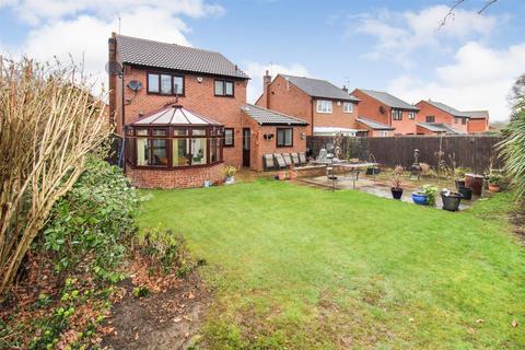 65 Lister Close, Corby, NN17 1XR