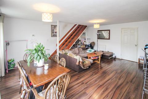 34 Breedon Close, Corby, NN18 9PF