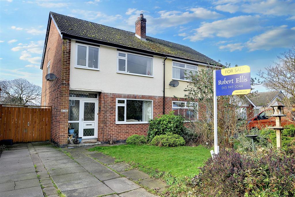 Deepdale Avenue, Stapleford, Nottingham 3 bed semidetached house for