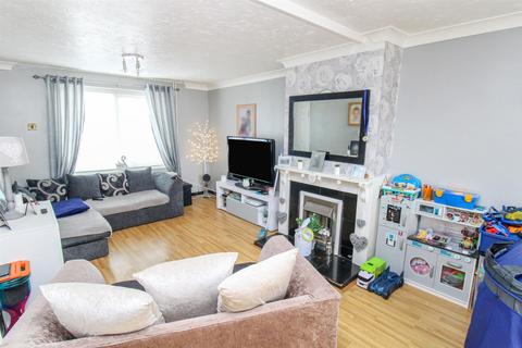 3 bedroom end of terrace house for sale, Croyde Avenue, Corby NN18