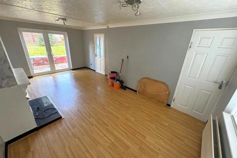 27 Croyde Avenue, Corby, NN18 8EG