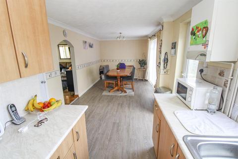 4 bedroom semi-detached house for sale, Taunton Avenue, Corby NN18