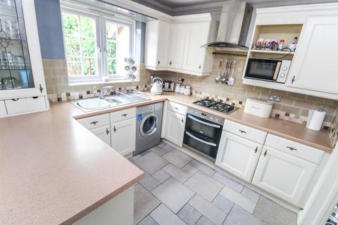 5 Walnut Close, Weldon, Corby, NN17 3EE