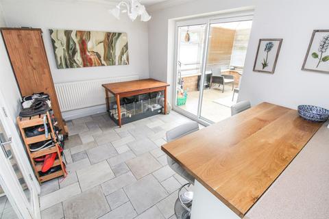 5 Walnut Close, Weldon, Corby, NN17 3EE