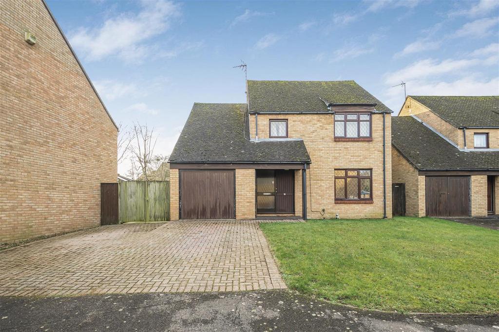 Millers Grove, Calcot, Reading 4 bed detached house for sale £535,000
