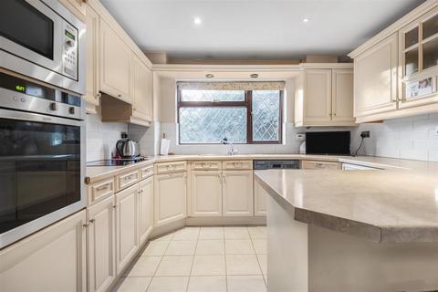 4 bedroom detached house for sale - Millers Grove, Calcot, Reading