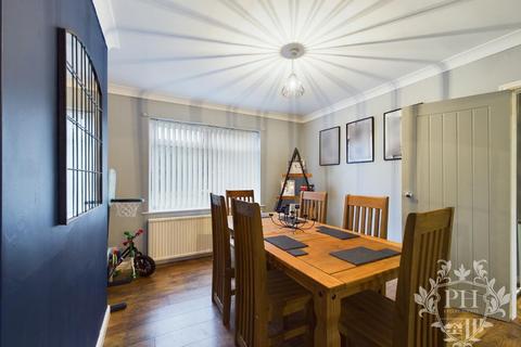 3 bedroom semi-detached house for sale - Kinloch Road, Middlesbrough