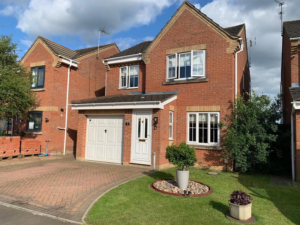 Keld Close, Corby NN18 3 bed detached house £294,000