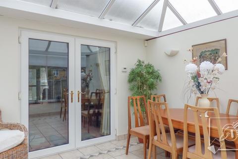 11 Nursery Road, Meopham, Gravesend, DA13 0NE