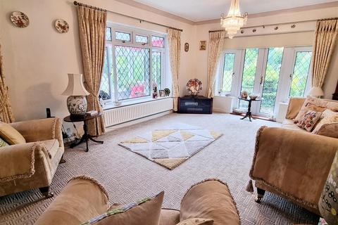 4 Waters Drive, Sutton Coldfield, B74 4TQ