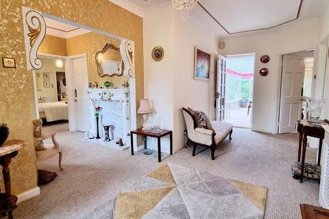 4 Waters Drive, Sutton Coldfield, B74 4TQ