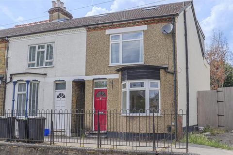 3 bedroom end of terrace house for sale, Broomstick Hall Road, Waltham Abbey