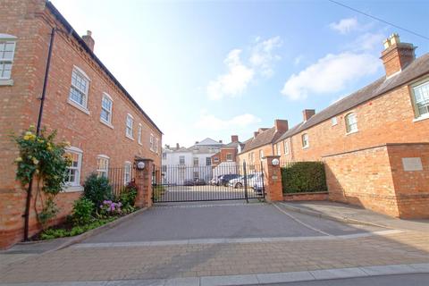 2 bedroom apartment for sale, Neville Court, Jury Street, Warwick