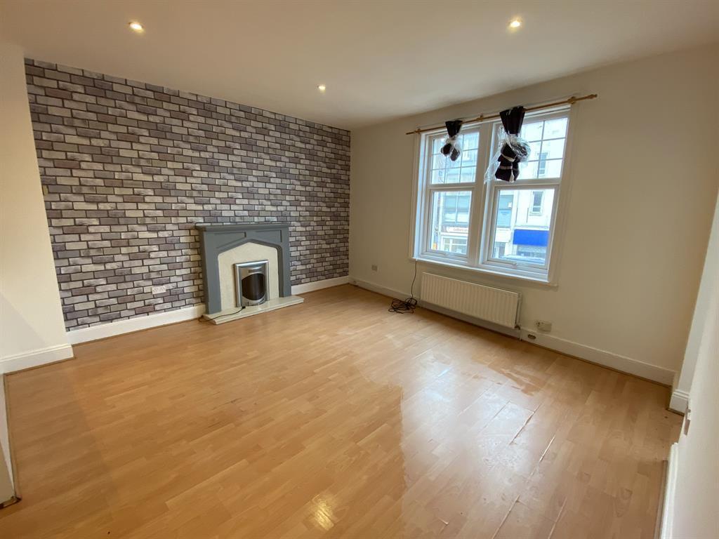 Victoria Terrace, Whitley Bay, NE26 2QN 2 bed flat £675 pcm (£156 pw)