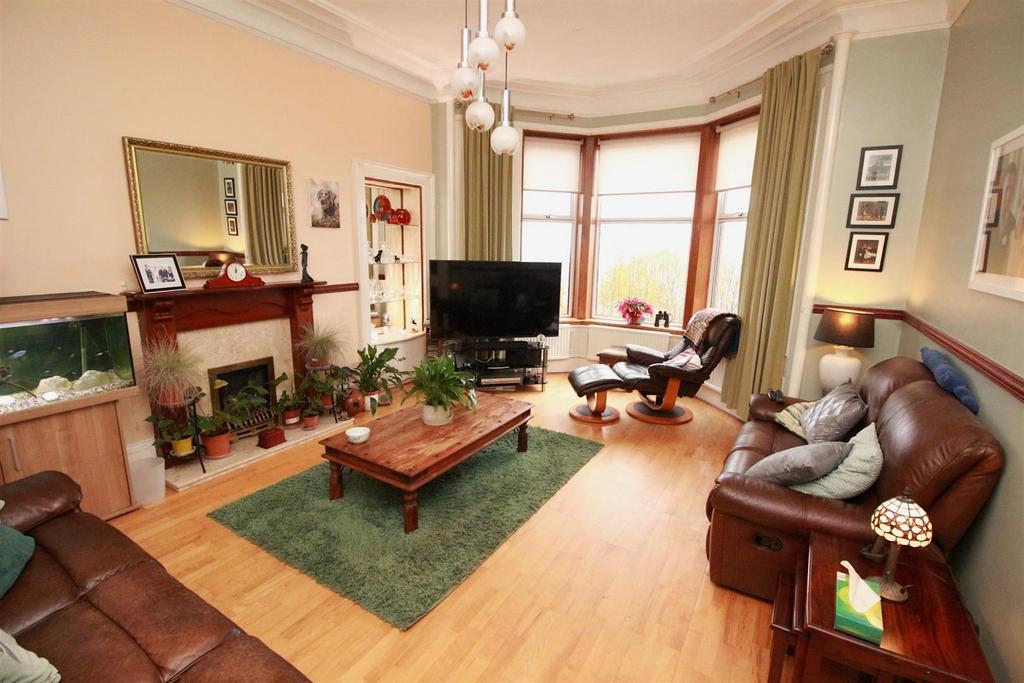 Barrhill Road, Gourock PA19 3 bed flat for sale £215,000