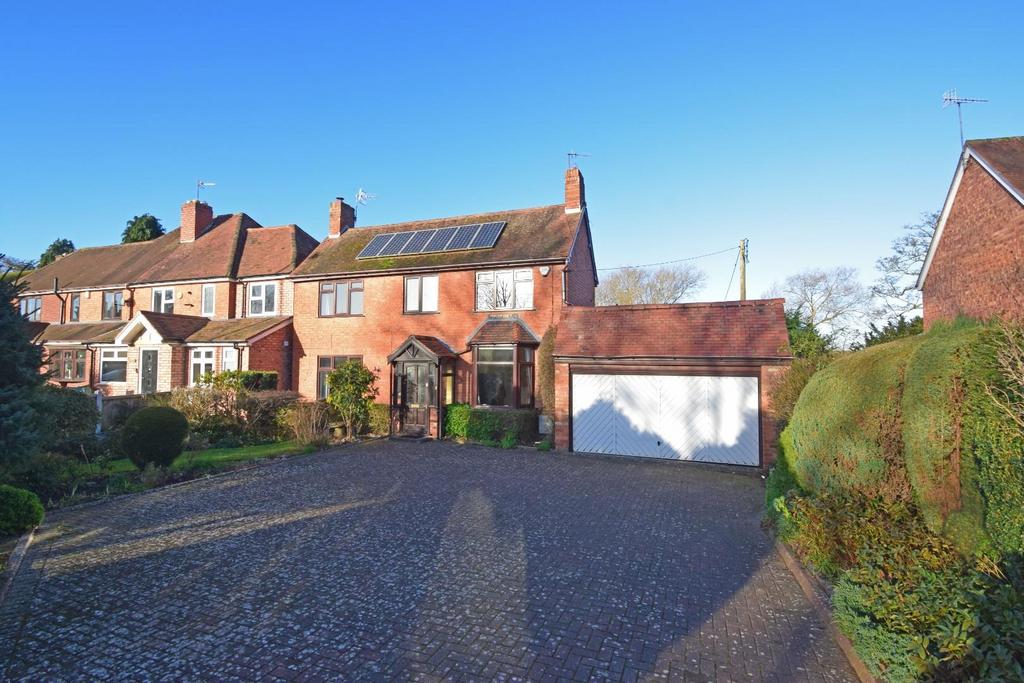 Newlyn, Worcester Road, Wychbold, Worcestershire, WR9 0DF 3 bed