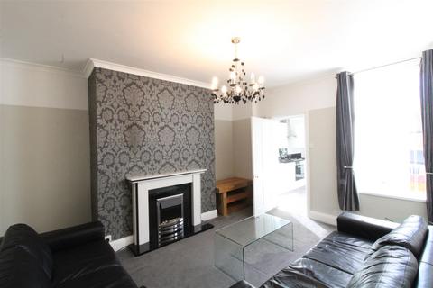 3 bedroom apartment for sale - Shields Road, Walkerville, Newcastle Upon Tyne