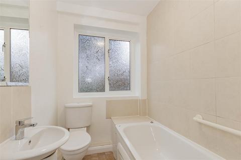 Flat 5, Keats House Bexley Lane, Dartford, DA1 4DE