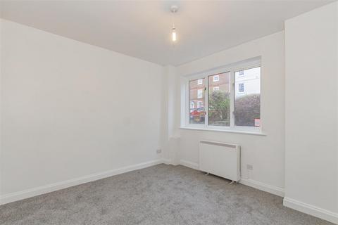 Flat 5, Keats House Bexley Lane, Dartford, DA1 4DE