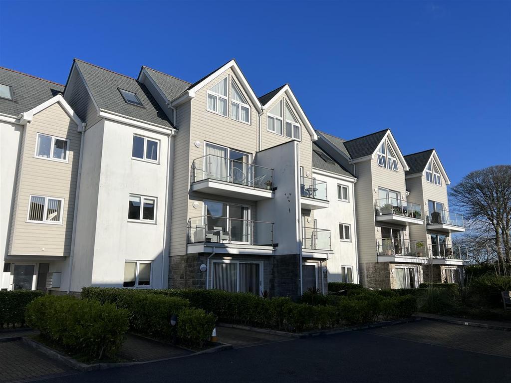 Lynwood Gardens, Alexandra Road, St Austell 2 bed apartment for sale £200,000