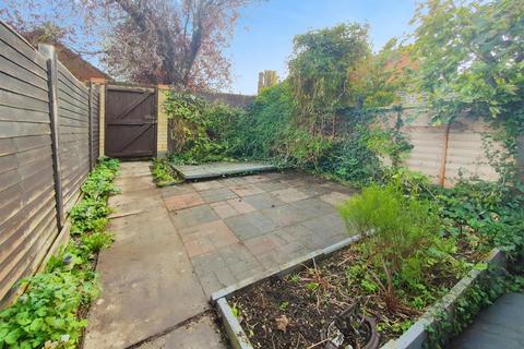 52 Jasmine Road, Kettering, NN16 9TX