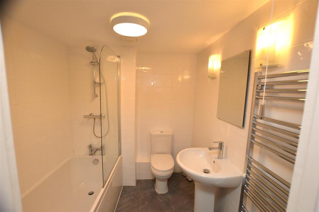 Dawes Lane, Sarratt 2 bed terraced house to rent £1,650 pcm (£381 pw)