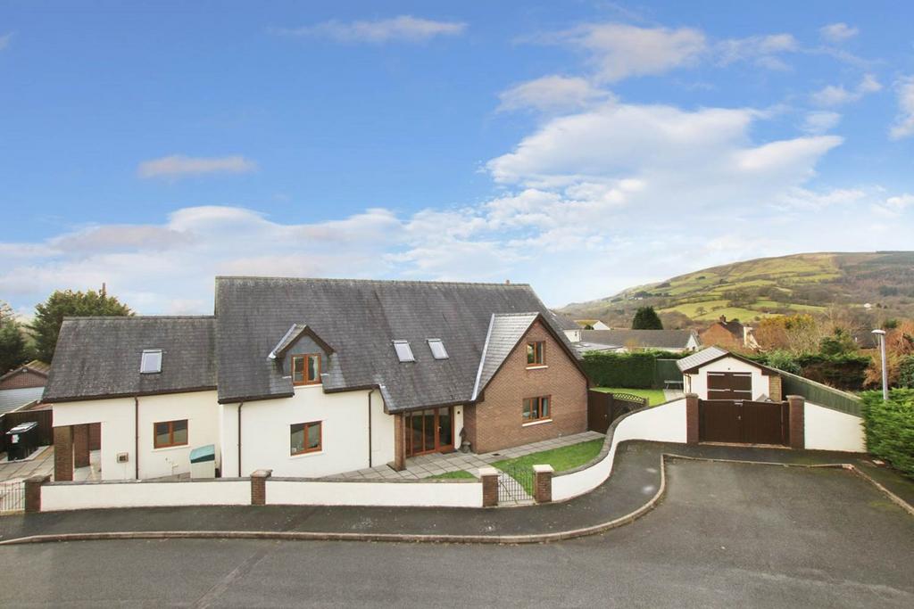 Erw Haf, Llanwrtyd Wells, LD5 5 bed detached house for sale £425,000