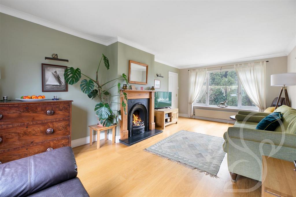 Beverley Avenue, Colchester CO5 4 bed detached house for sale £469,995
