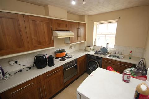 1 bedroom flat for sale, Victoria Gardens, Cradley Heath B64