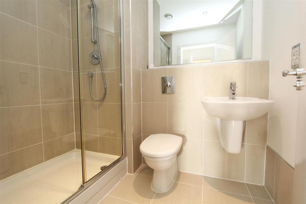 Ensuite.JPG