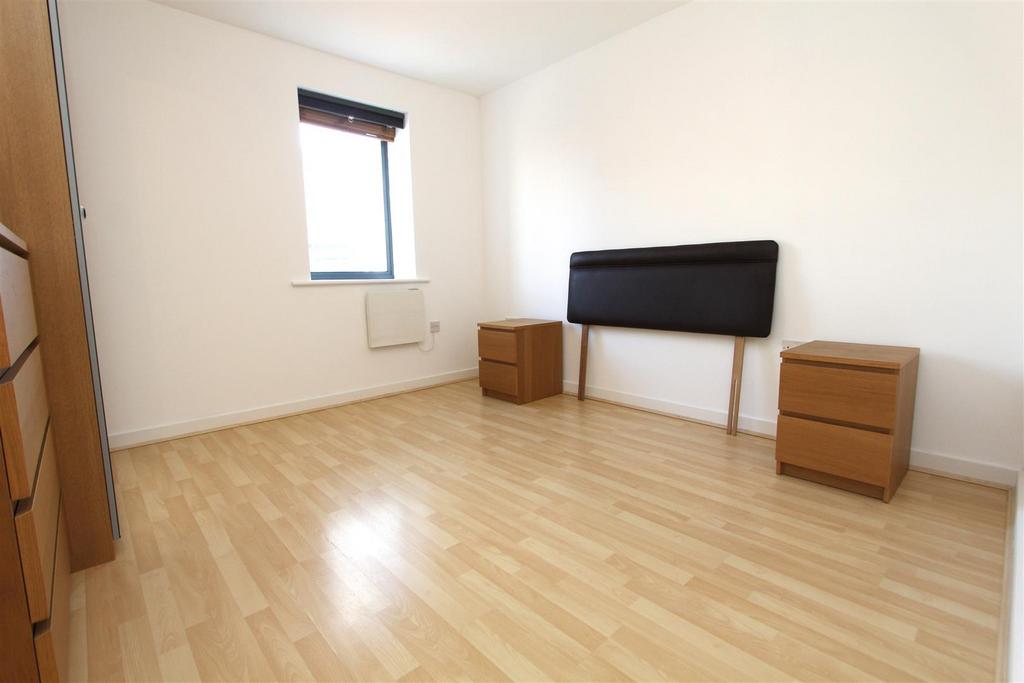 Bed2.JPG