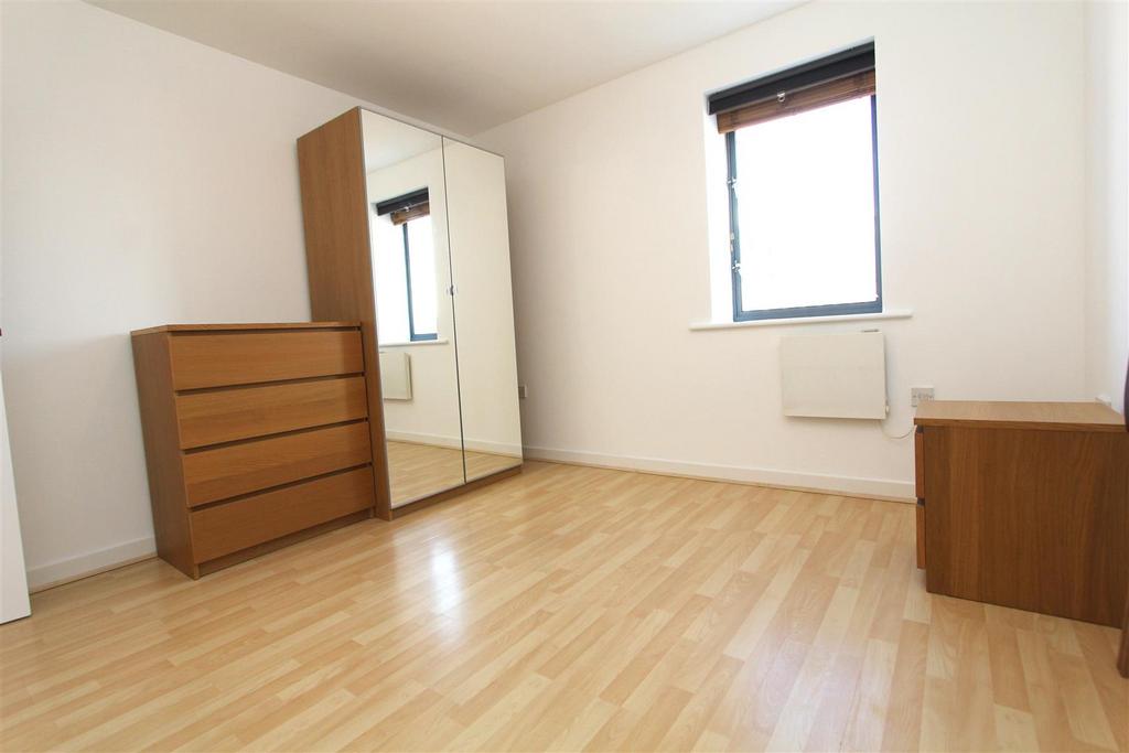 Bed2a.JPG