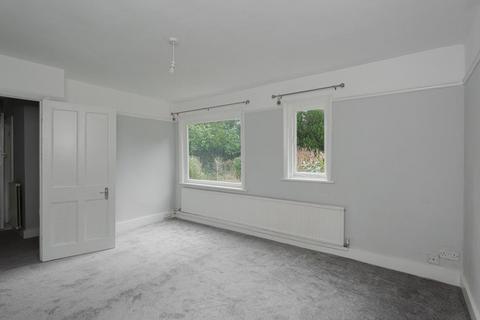 54 Links Road, Ashtead, KT21 2HW