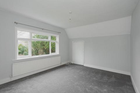 54 Links Road, Ashtead, KT21 2HW